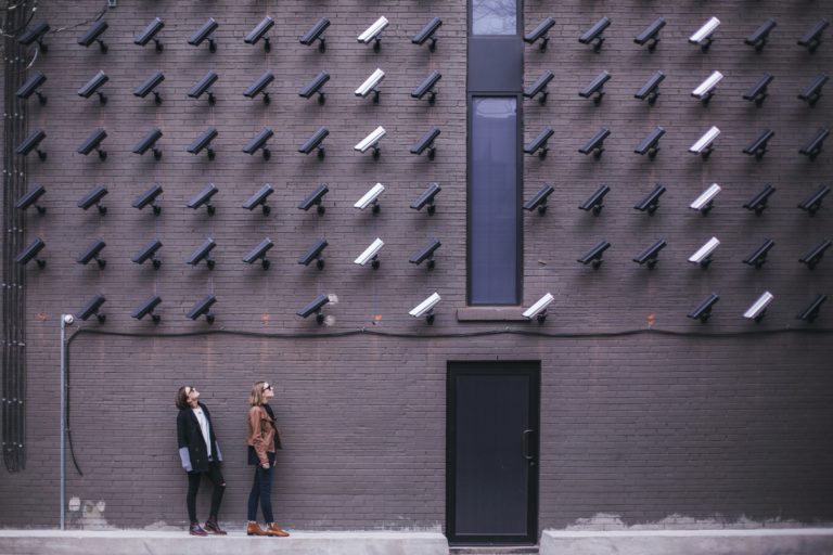 Surveillance publique par Matthew Henry